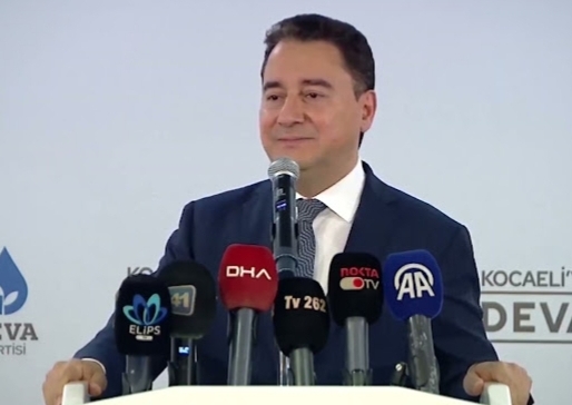 Ali Babacan, DEVA Partisi’nin 2. Olağan Kocaeli İl Kongresi’nde konuştu:“Millet zenginleşmiyor, siz kimi zenginleştiriyorsunuz?”